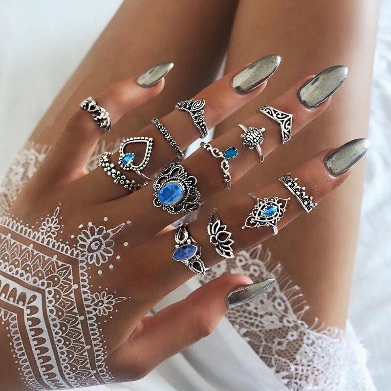 Anillo de conjunto combinado de 13 piezas con gema de cielo estrellado y corona tallada en diamante vintage