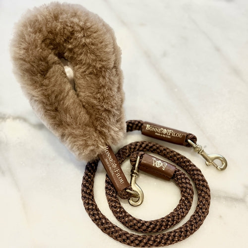 Bundle Shearling Fur Grip + Seilleine für Hunde 