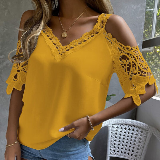 Blusa de encaje con hombros descubiertos 