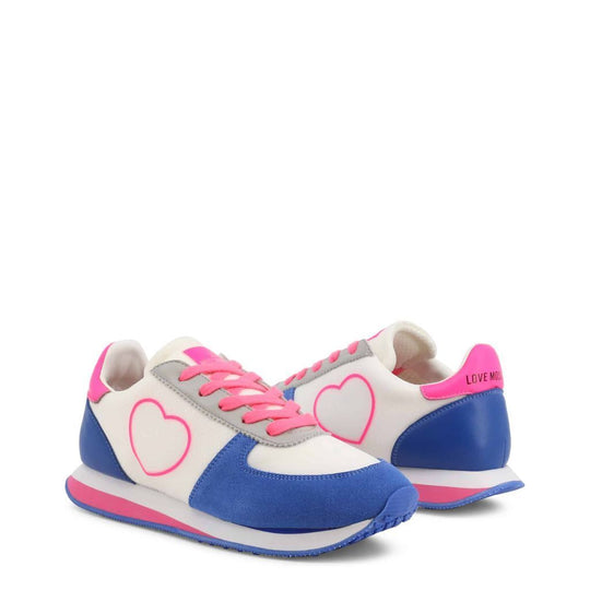 Zapatillas con corazón azul