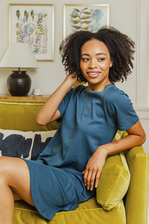 T-SHIRT-KLEID AUS BIO-PIMA-BAUMWOLLE FÜR DAMEN 